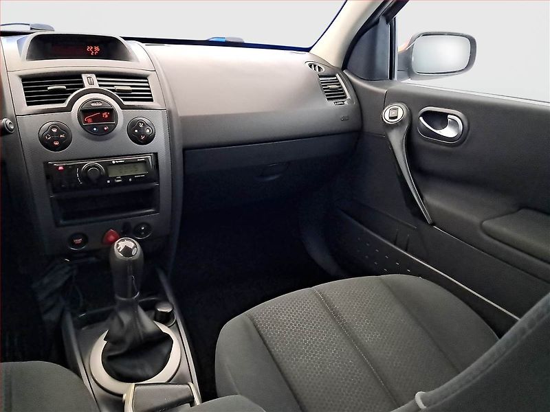 Renault Mégane (2005) 1.6 16V , po STK, Tažné, Klima - fotka 8 z 14