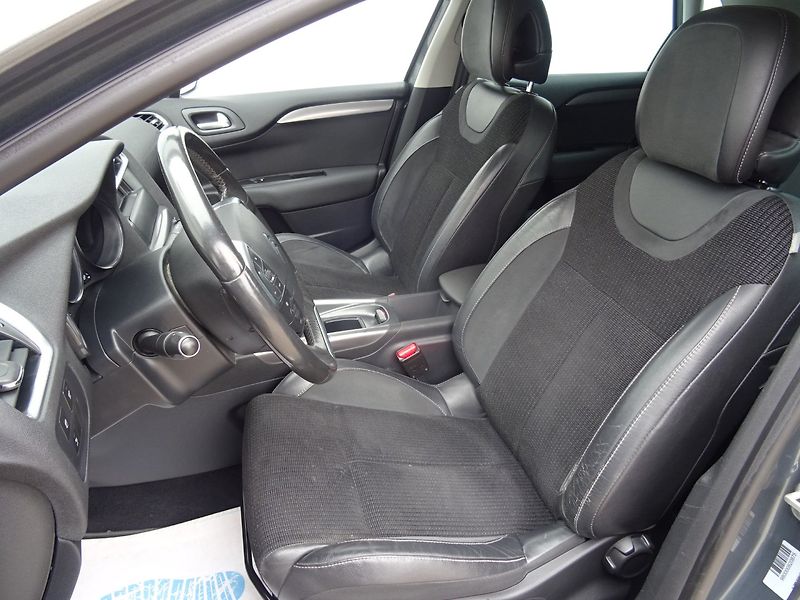 Citroën C4 (2013) 1.6HDi,84kW,S.kn,klima,ALU - fotka 8 z 23