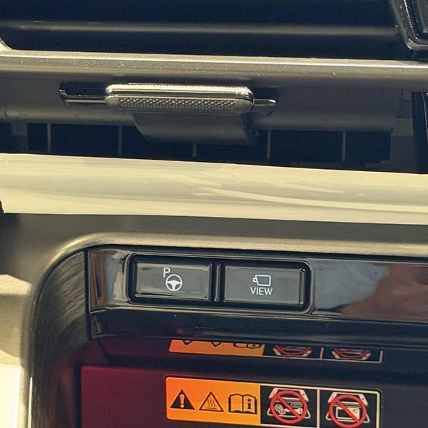 Lexus TX 550h+ (2025) 3.5 V6 Plug-in Hybrid - fotka 26 z 41