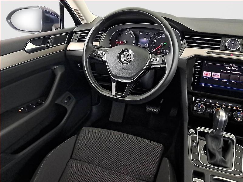 Volkswagen Passat (2018) 2.0 TDI, Automat, Navi - fotka 7 z 20