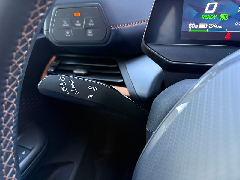 Cupra Born 150kW 360° kamera HUD 62kWh ba - fotka 37 z 45