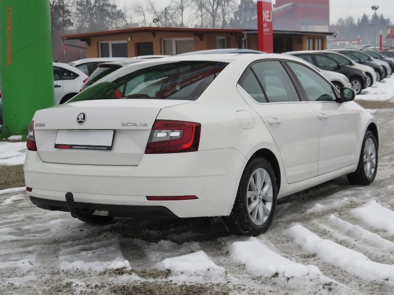 Škoda Octavia (2017) 1.0 TSi, ČR, Style, xenon - fotka 4 z 33