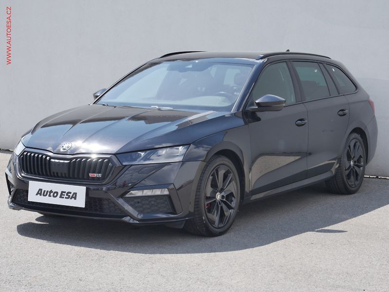 Škoda Octavia (2021) 2.0TDi 4x4, ČR, RS, DSG, LED - fotka 3 z 25