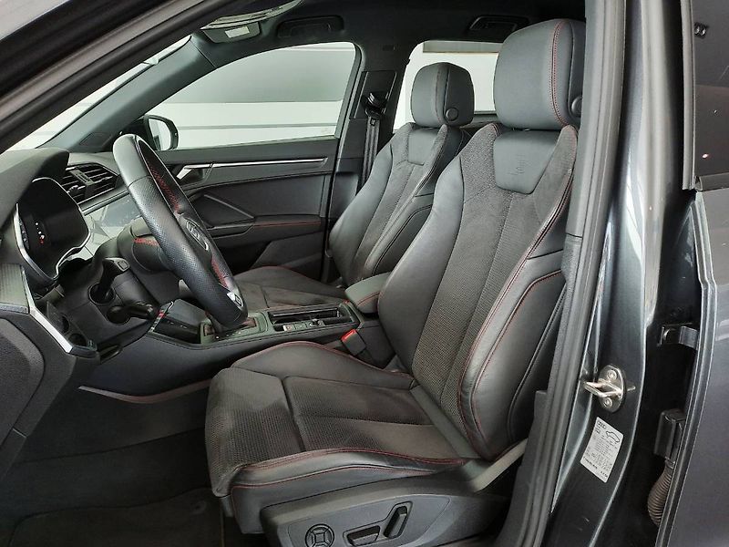 Audi Q3 (2022) 40 TDI quattro (147kW/200k) S - fotka 7 z 23