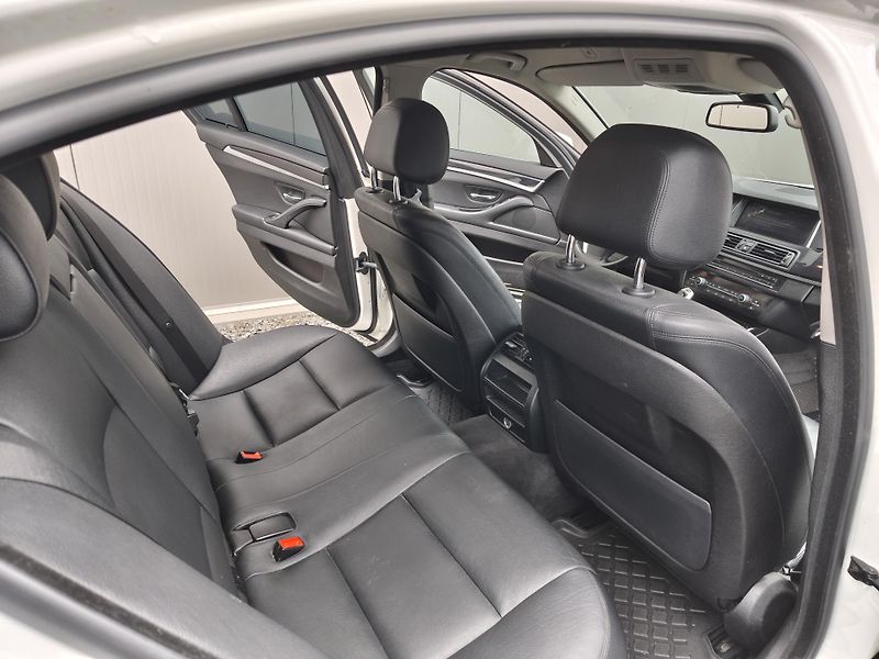 BMW Řada 5 525D X-DRIVE - fotka 14 z 21