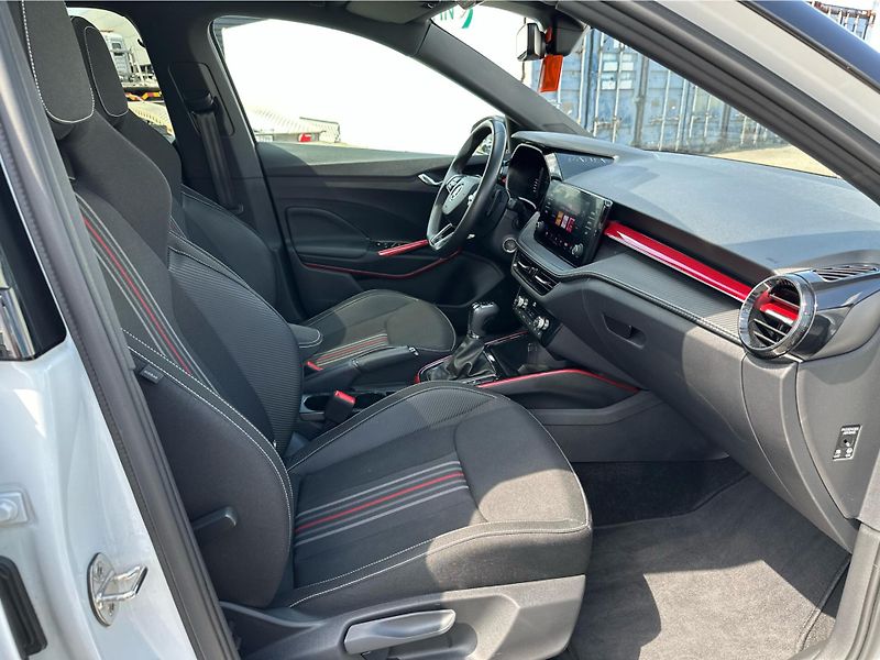 Škoda Fabia MONTE CARLO 1.5TSI DSG - fotka 16 z 25