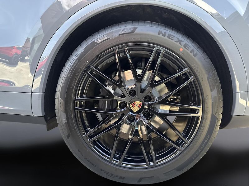 Porsche Cayenne E-Hybrid Coupé Black Edition - fotka 14 z 28