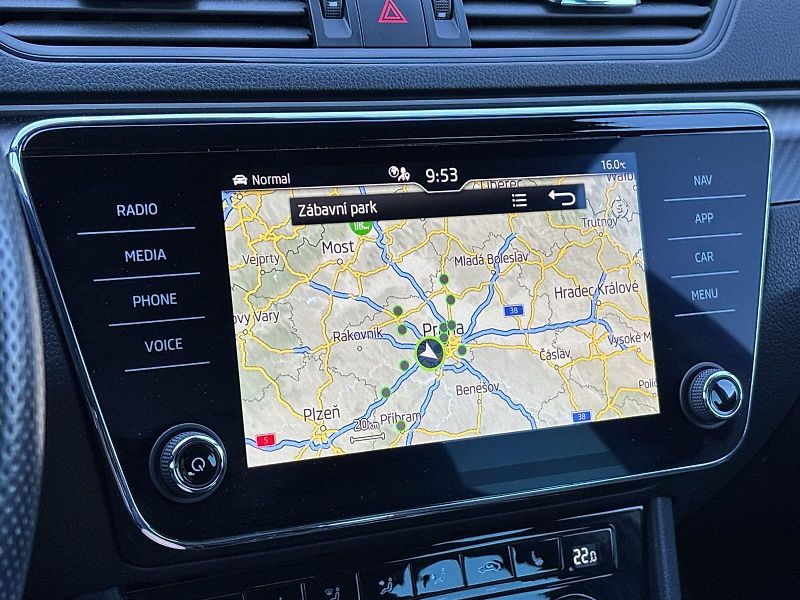 Škoda Superb (2023) Combi 2.0 TDI DSG Sportline - fotka 12 z 36