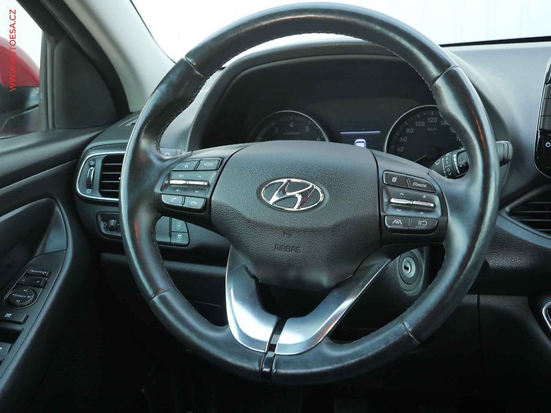 Hyundai i30 (2022) 1.0 T-GDi, ČR, Comfort - fotka 11 z 21