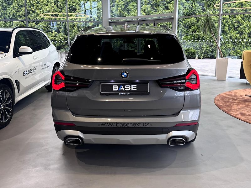 BMW X3 xDrive 30d xLine - fotka 4 z 25