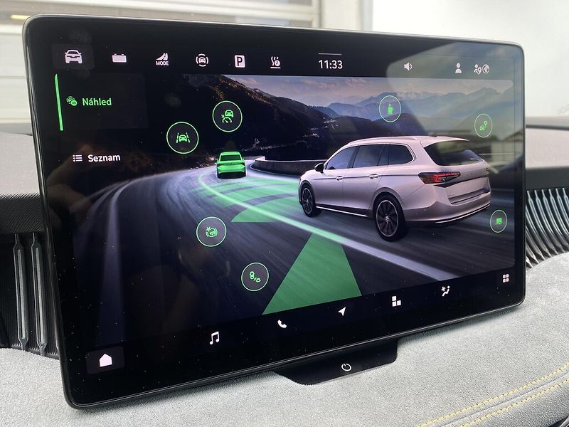 Škoda Superb Combi iV 1,5 TSI Selection DSG - fotka 19 z 30