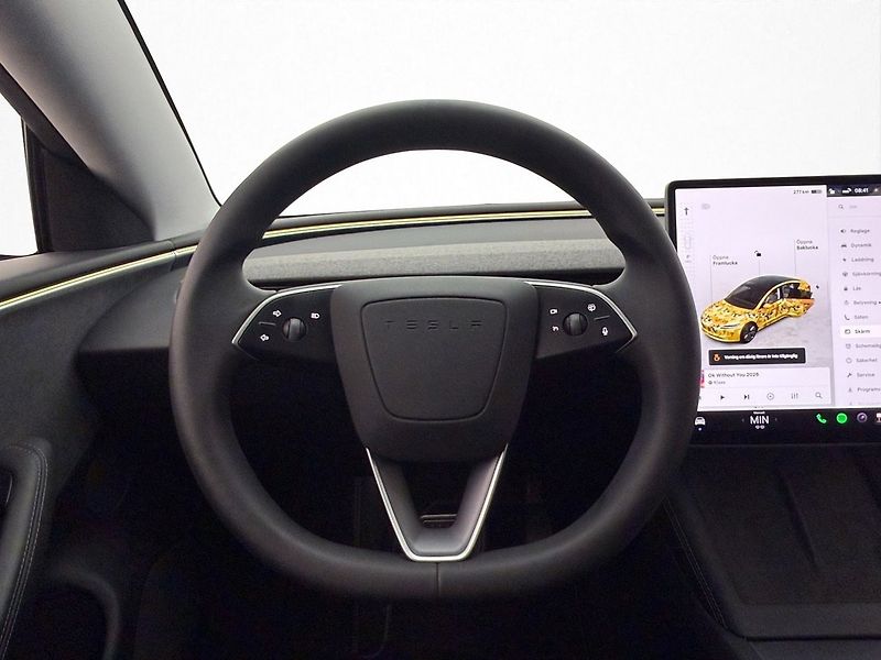 Tesla Model 3 Long Range AWD Highland - fotka 10 z 26