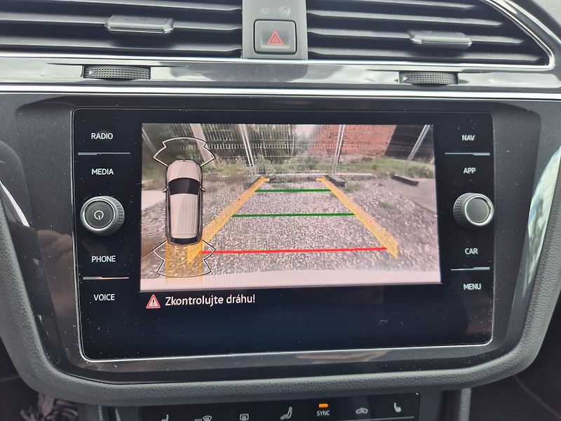 Volkswagen Tiguan 2.0TDi 147kW 4x4 automat, DPH, - fotka 21 z 34