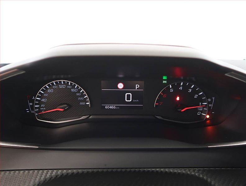 Peugeot 2008 (2022) Allure 1.2 PureTech, Automat - fotka 11 z 25