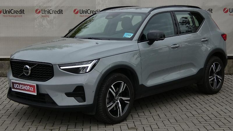 Volvo XC40 B3 PLUS DARK - fotografie inzerátu