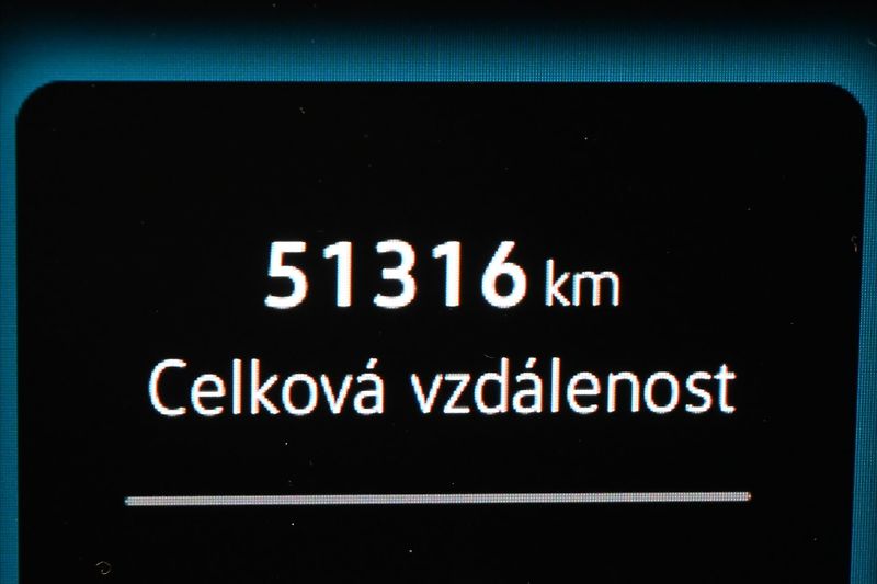Volkswagen Passat 2,0 TDI 110kW DSG Business Zár - fotka 16 z 32