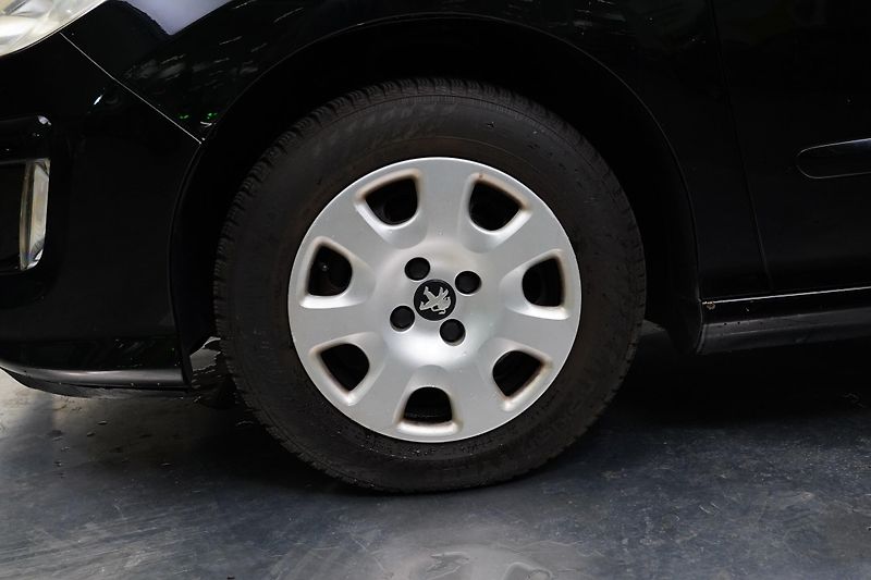 Peugeot 308 - fotka 10 z 23