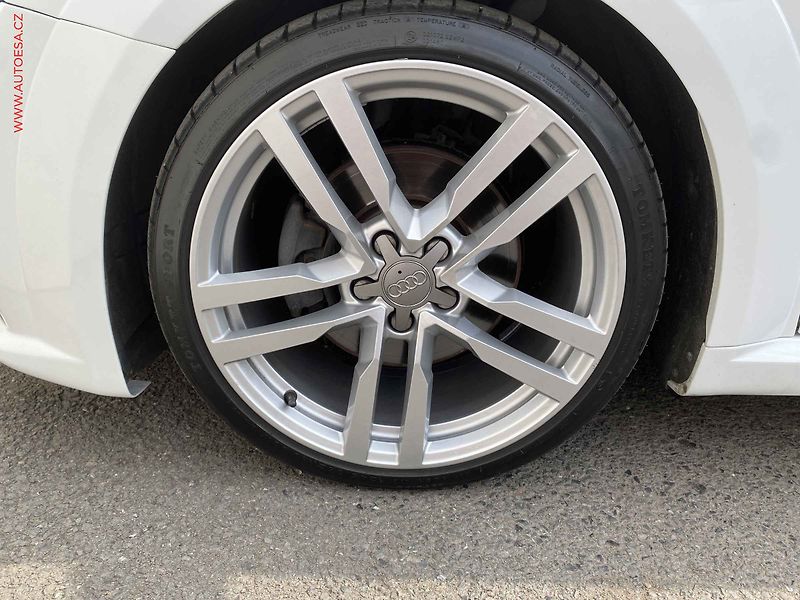 Audi TT (2015) 2.0 TFSi quattro, ČR, AT - fotka 21 z 21