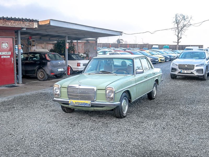 Mercedes-Benz Třídy E (1978) 240D W115 1978 - ŠPANĚL - fotka 1 z 21