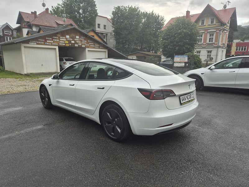 Tesla Model 3 STANDART RANGE 208kw SOH 93,6% - fotka 4 z 47