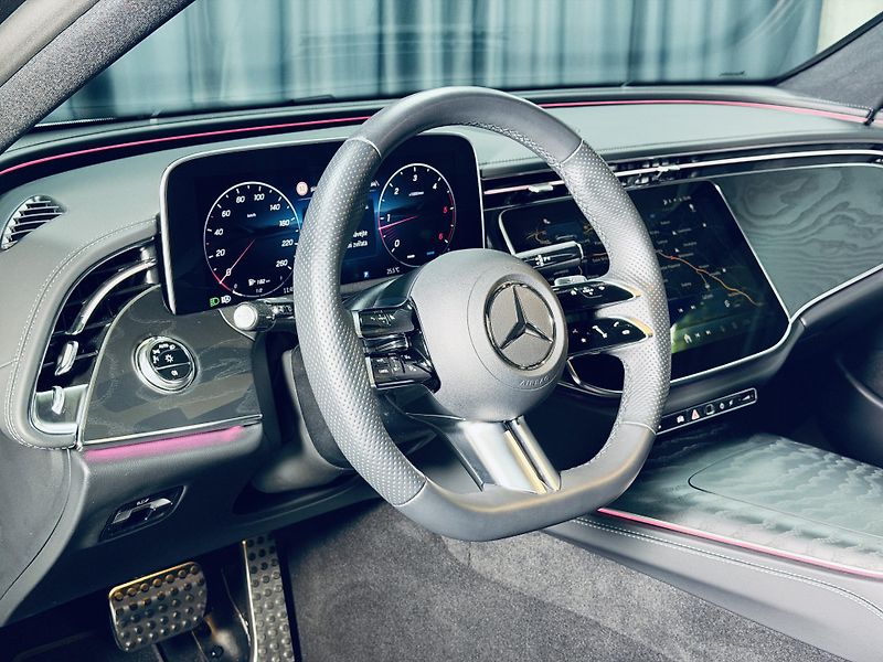 Mercedes-Benz Třídy E (2025) 220d*AMG*360*REZERVACE* - fotka 16 z 37
