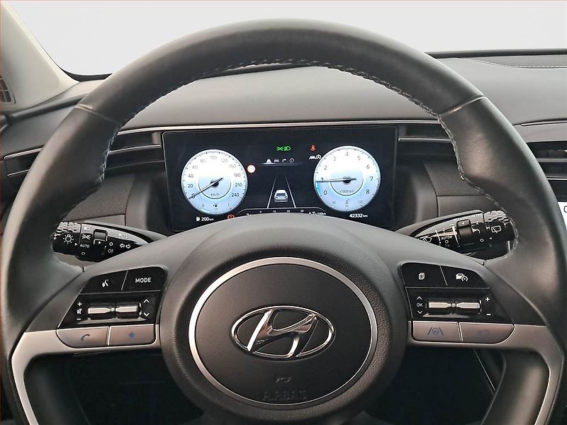 Hyundai Tucson (2023) 1.6 T-GDI - fotka 16 z 16