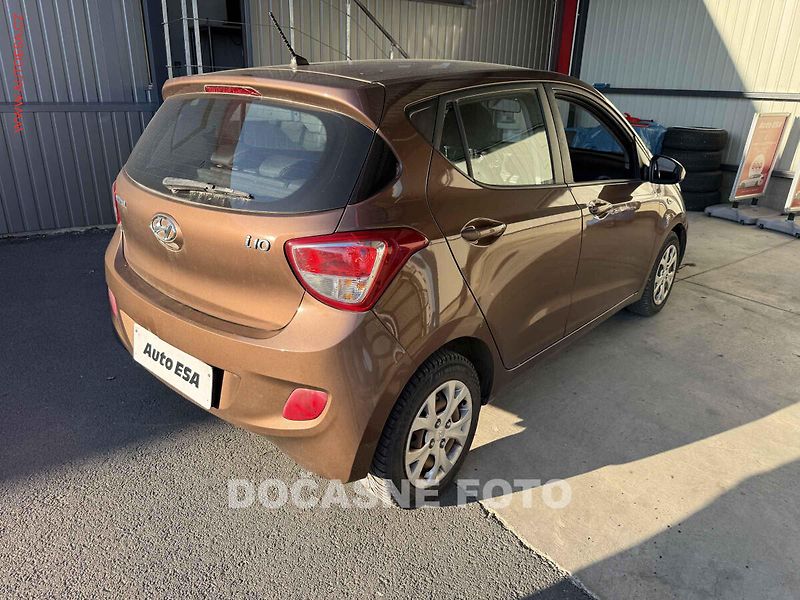 Hyundai i10 (2016) 1.0i, ČR, servis.kniha, AC - fotka 2 z 3