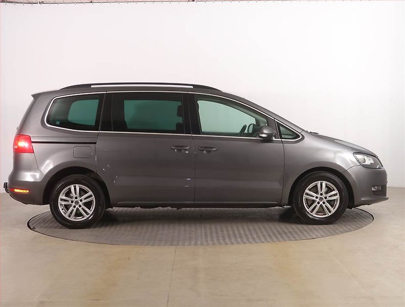 Volkswagen Sharan (2014) 2.0 TDI, Automat, Serv.kniha - fotka 6 z 15