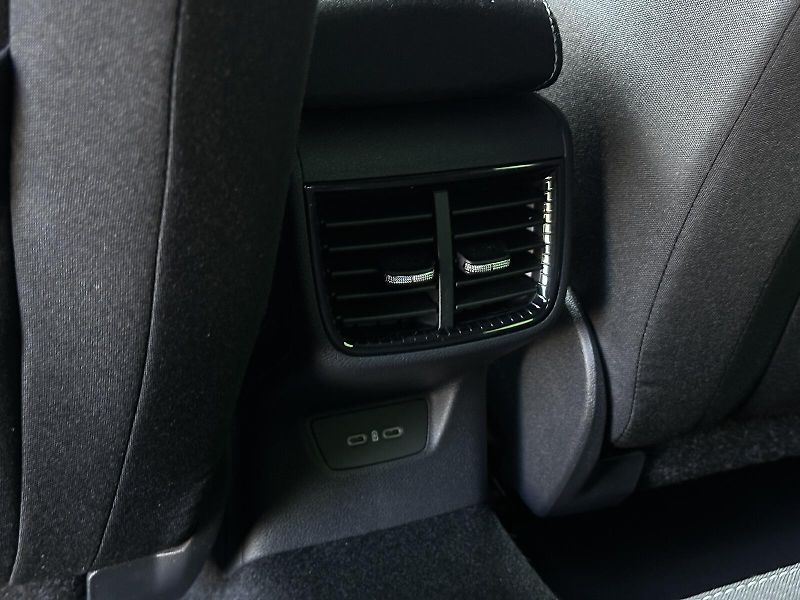 Škoda Fabia 1.0TSi 116PS Monte Carlo Bi-LE - fotka 34 z 37