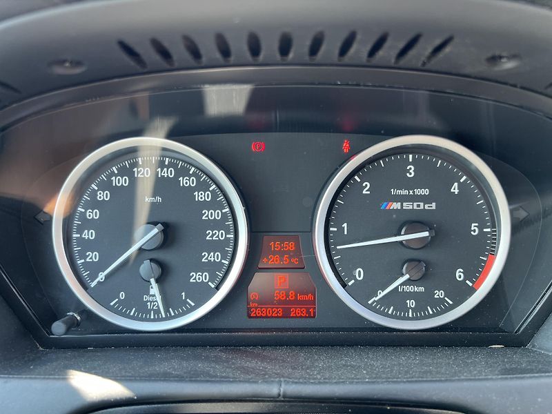BMW X6 M50D xDrive 280kw KOUPENO V ČR - fotka 18 z 47