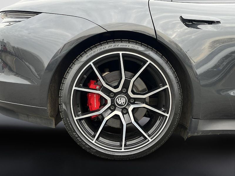 Porsche Taycan 4s Sport Turismo - fotka 11 z 30