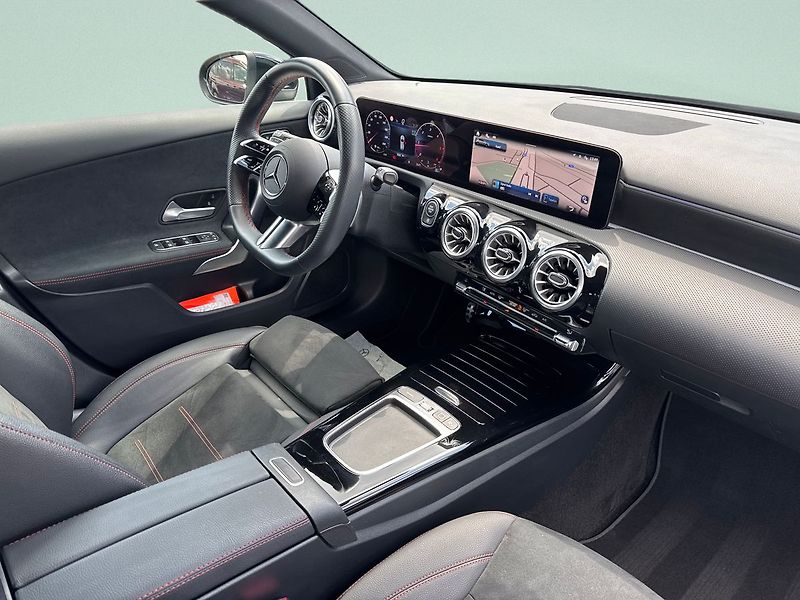 Mercedes-Benz Třídy A AMG paket 200d - fotka 12 z 19