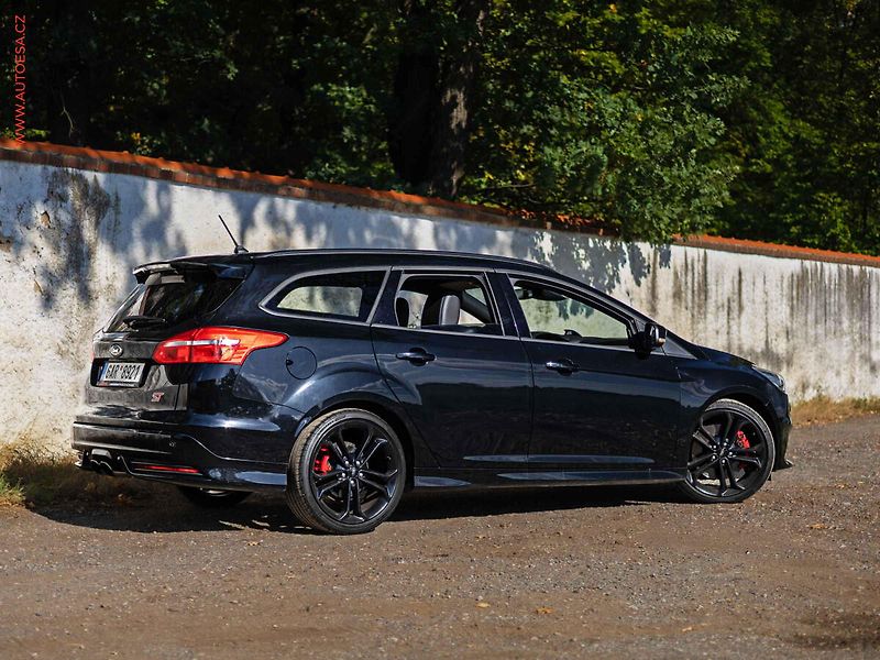 Ford Focus (2017) 2.0EB, ST, Xenon, navi - fotka 5 z 19