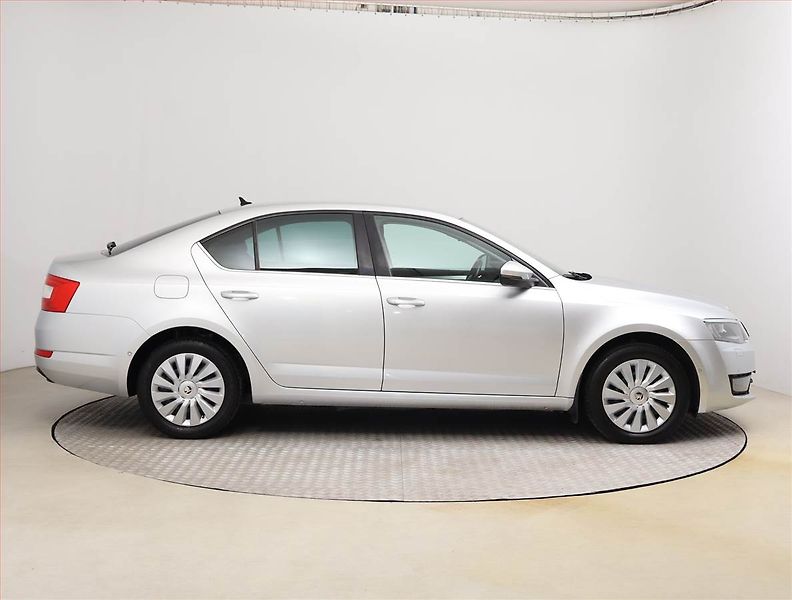 Škoda Octavia (2016) Style 2.0 TDI, Automat - fotka 6 z 20
