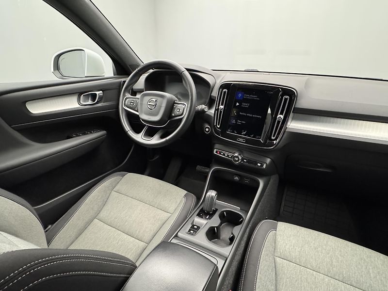 Volvo XC40 D3 MOMENTUM AUT  - fotka 25 z 46