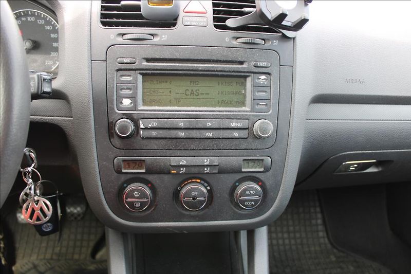 Volkswagen Golf 1,4 i  DIG. KLIMA, ČR - fotka 17 z 22