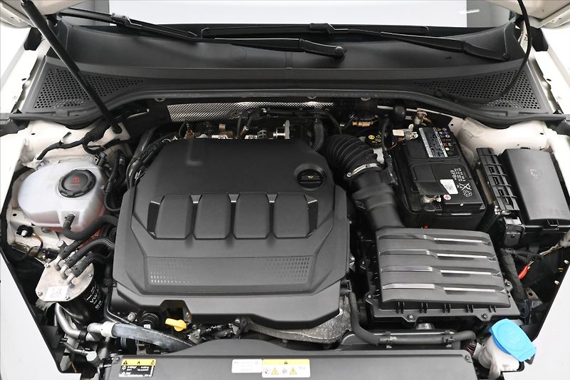 Volkswagen Passat 2,0 TDI 110KW DSG BUSINESS Zár - fotka 9 z 31