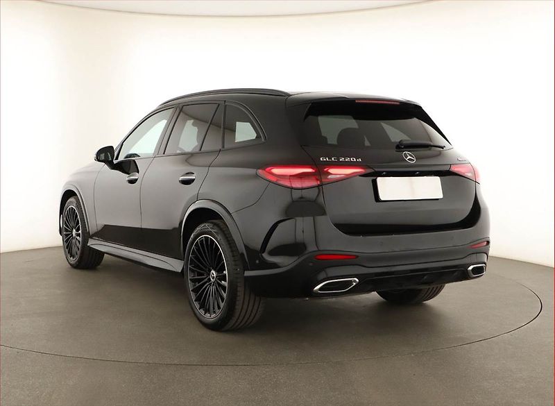 Mercedes-Benz GLC (2025) 220 d 4MATIC, AMG Line - fotka 4 z 28