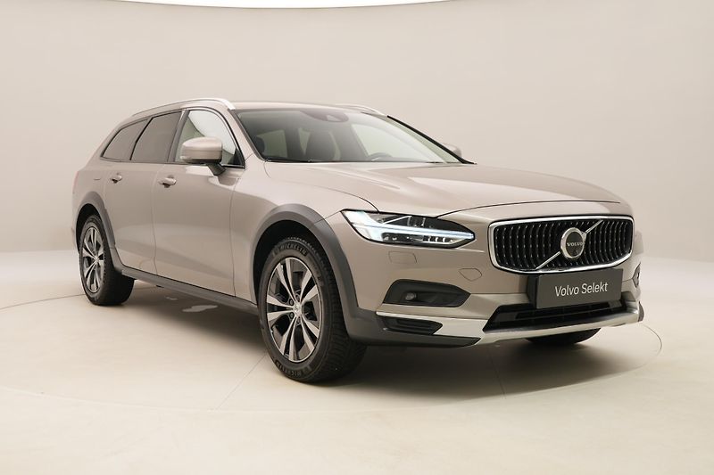 Volvo V90 CC B4 AWD MOMENTUM REZERVACE - fotka 15 z 53