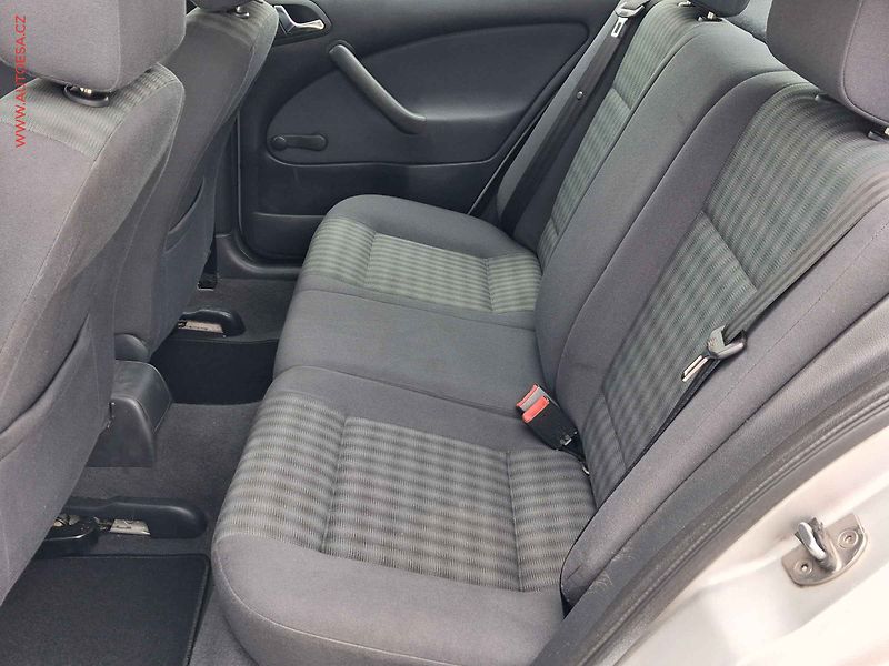 Škoda Octavia (2004) 1.4MPI, AC - fotka 10 z 15