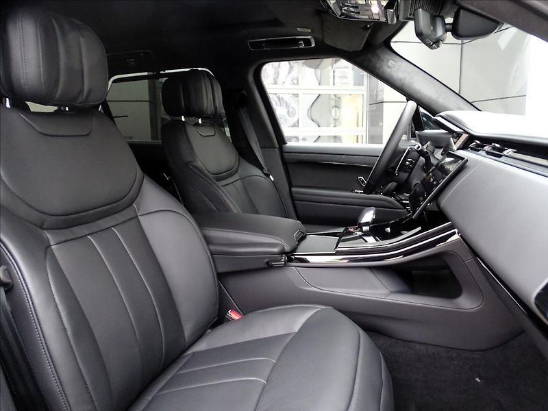 Land Rover Range Rover Sport (2026) 3,0 P550e AUTOBIOGRAPHY PHEV - fotka 28 z 29