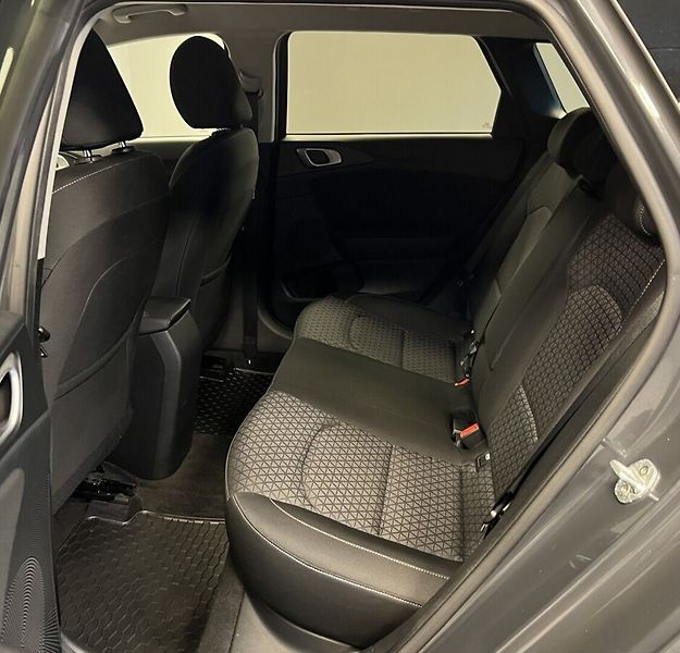 Kia Ceed T-GDI Exclusive SW - fotka 11 z 17