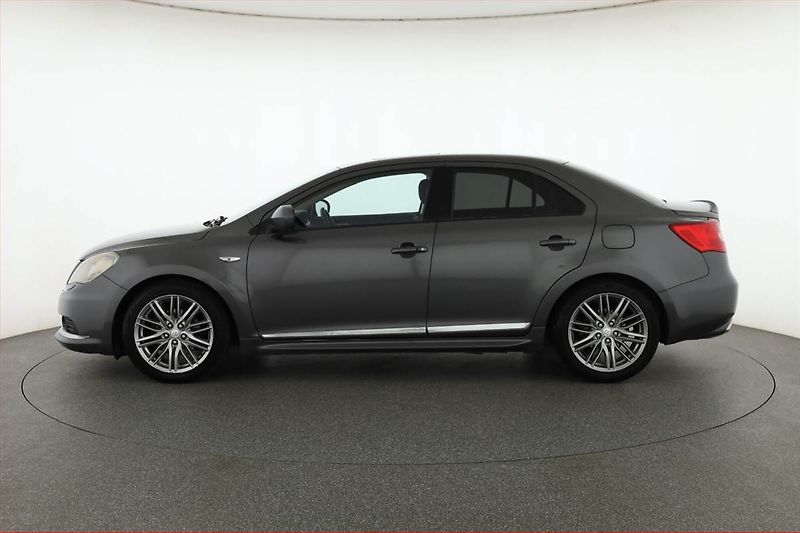 Suzuki Kizashi (2012) 2.4 VVT, 4X4, Automat - fotka 3 z 15