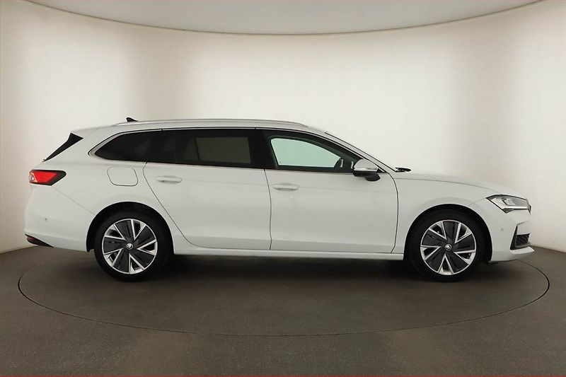 Škoda Superb (2024) Ambition 2.0 TDI - fotka 6 z 27