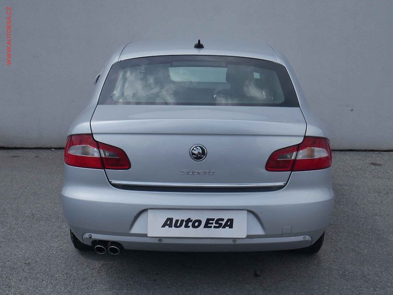 Škoda Superb (2010) 2.0TDi, Ambition, DSG - fotka 5 z 12