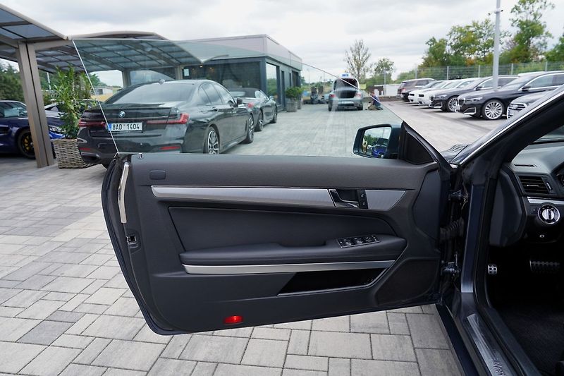 Mercedes-Benz Třídy E E 350 CDI, cabrio,automat,kůže - fotka 22 z 45