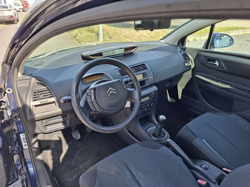 Citroën C4 1,4i 16V 90k M5 - fotka 13 z 19
