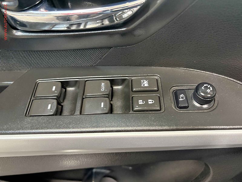 Suzuki S-Cross (2016) 1.6 VVTi, Elegance - fotka 12 z 17
