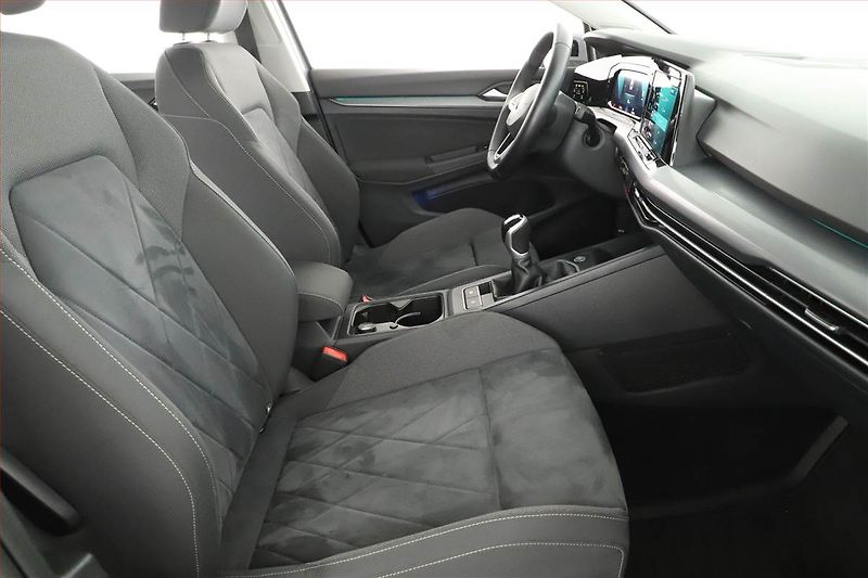 Volkswagen Golf (2021) Style 1.5 TSI - fotka 7 z 19
