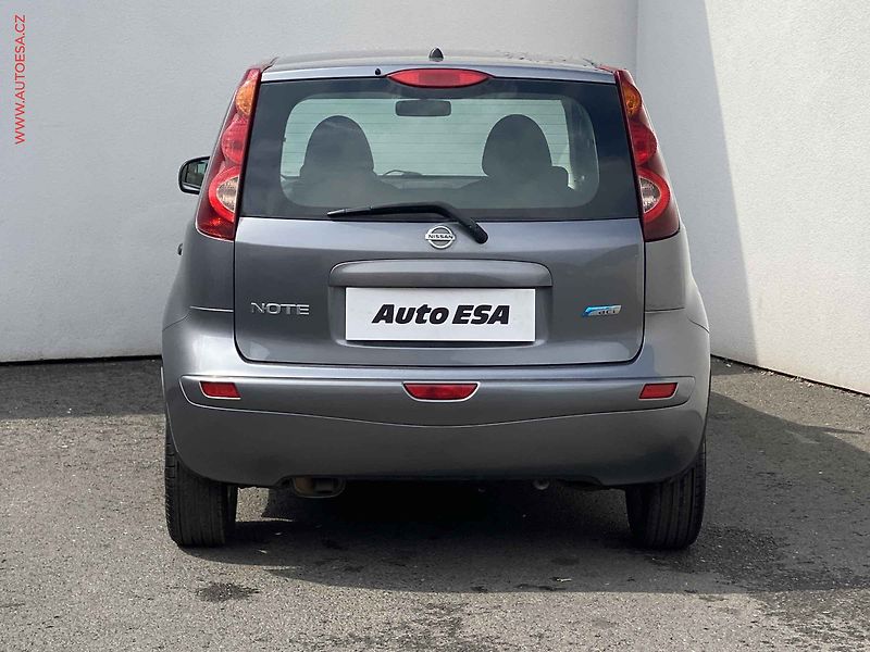 Nissan Note (2013) 1.5 dCi, Klima - fotka 5 z 12